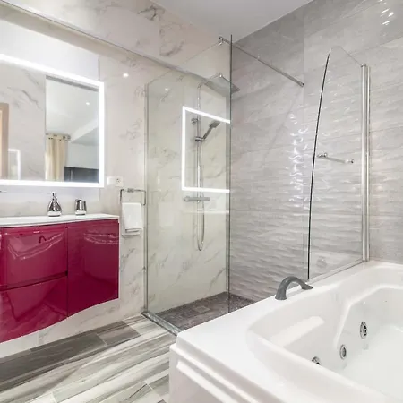 Casa Montebiarritz- *